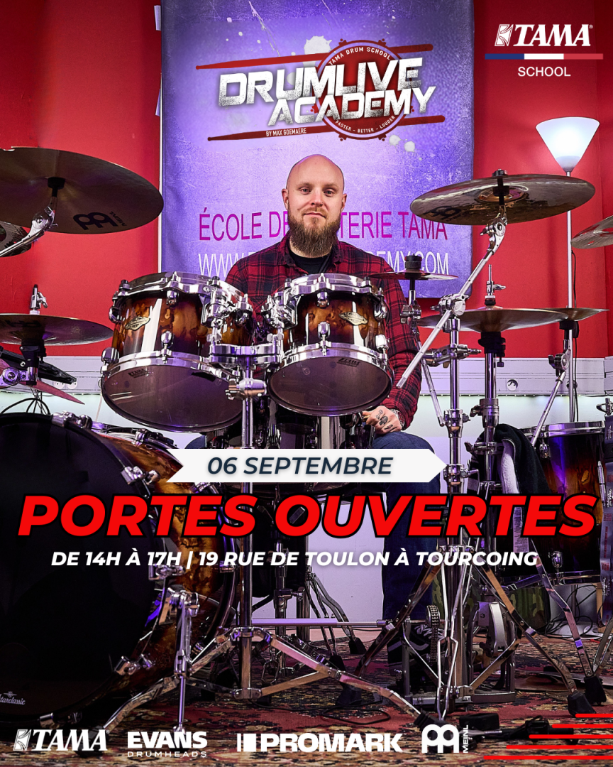 Élève découvrant la batterie lors de la journée portes ouvertes de la Drumlive Academy à Tourcoing